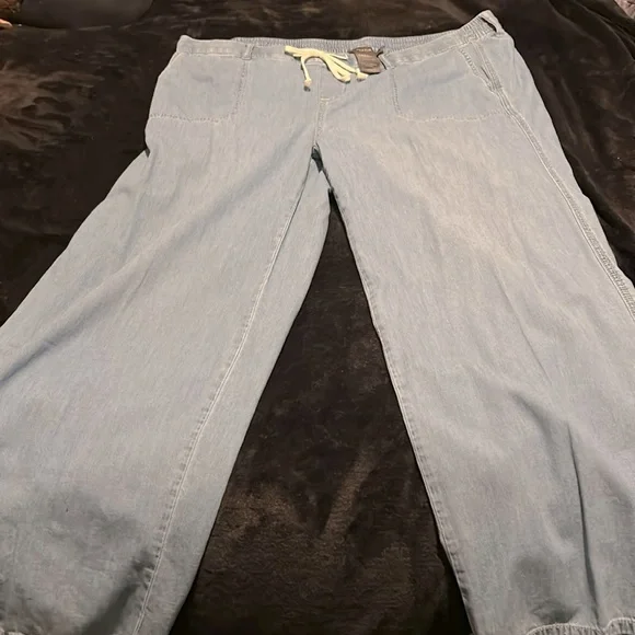 Torrid size 2 (18/20) light jean colored elastic waste pull on pants - Picture 1 of 6